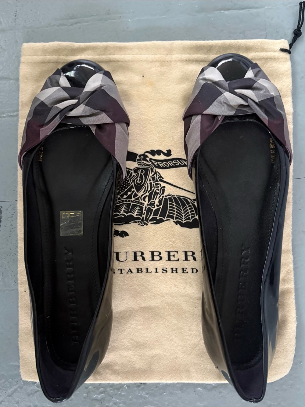 NWOB Black Patent Leather Nova Check Ribbon Twist Ballet Flats, Women’s EU 41